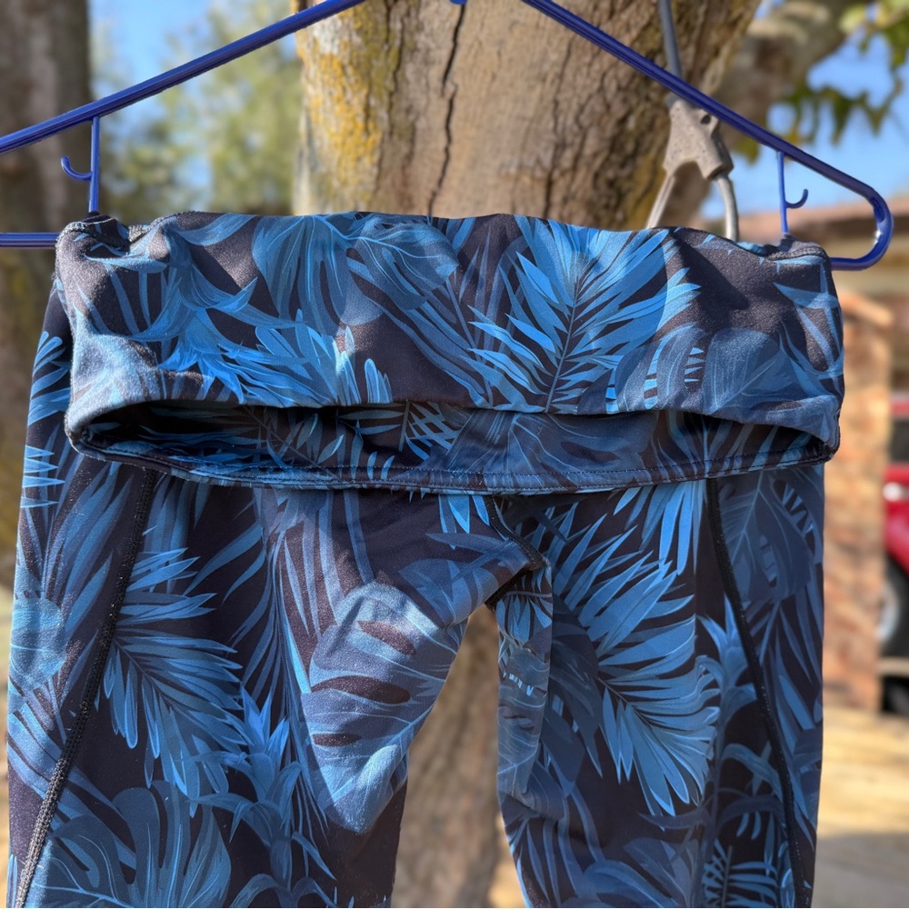 CNC Blue Leaf Print Leggings